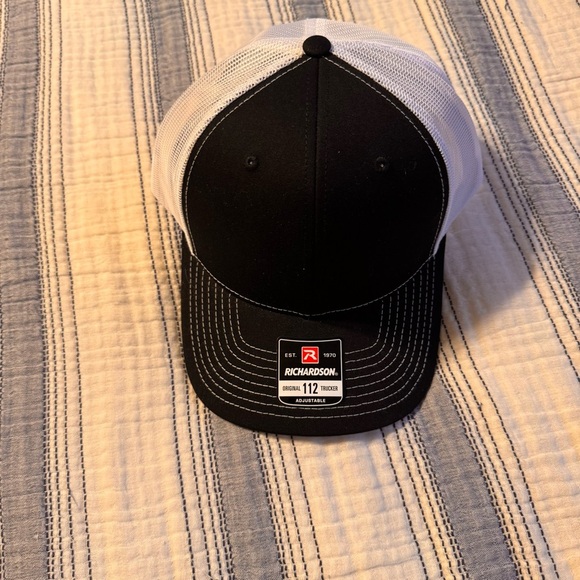 Richardson Cap - Picture 1 of 2